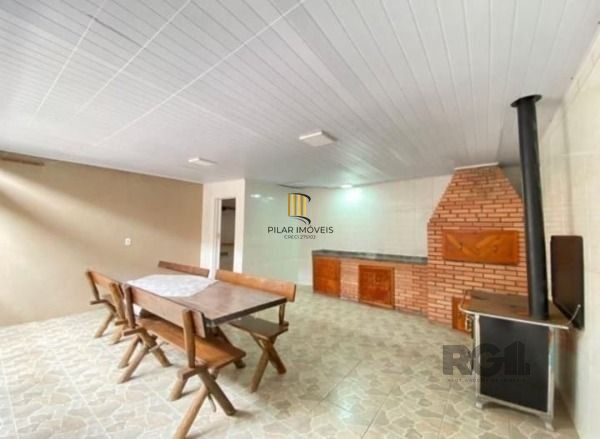 Casa 2 dormitórios no bairro Hípica