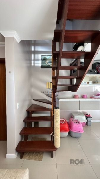 Casa em Porto Alegre, no bairro Espirito Santo, com 3 dormitório(s), e 3 banheiros, à venda.