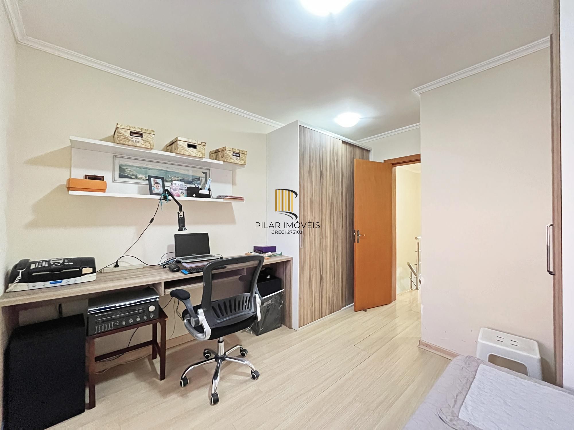 Casa 2 dormitórios no bairro Hípica