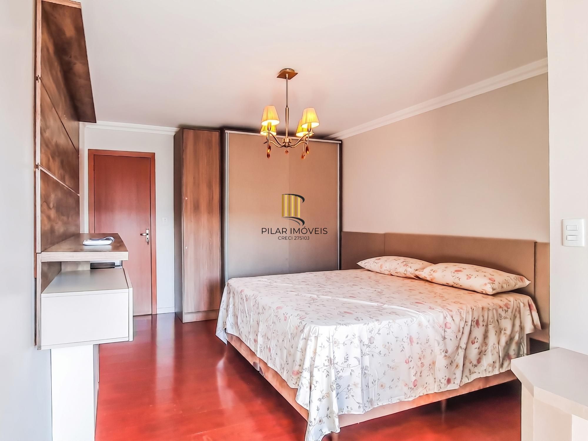 Sobrado 3 dormitórios com suíte totalmente mobiliado próximo a escola Cesi no bairro Hípica !