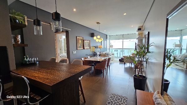 Apartamento em Porto Alegre, no bairro Chácara das Pedras, com 2 dormitório(s), e 2 banheiros, à venda.