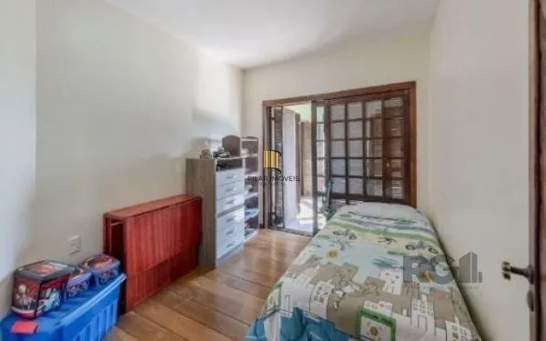 Casa em Porto Alegre, no bairro Aberta dos Morros, com 4 dormitório(s), e 4 banheiros, à venda.