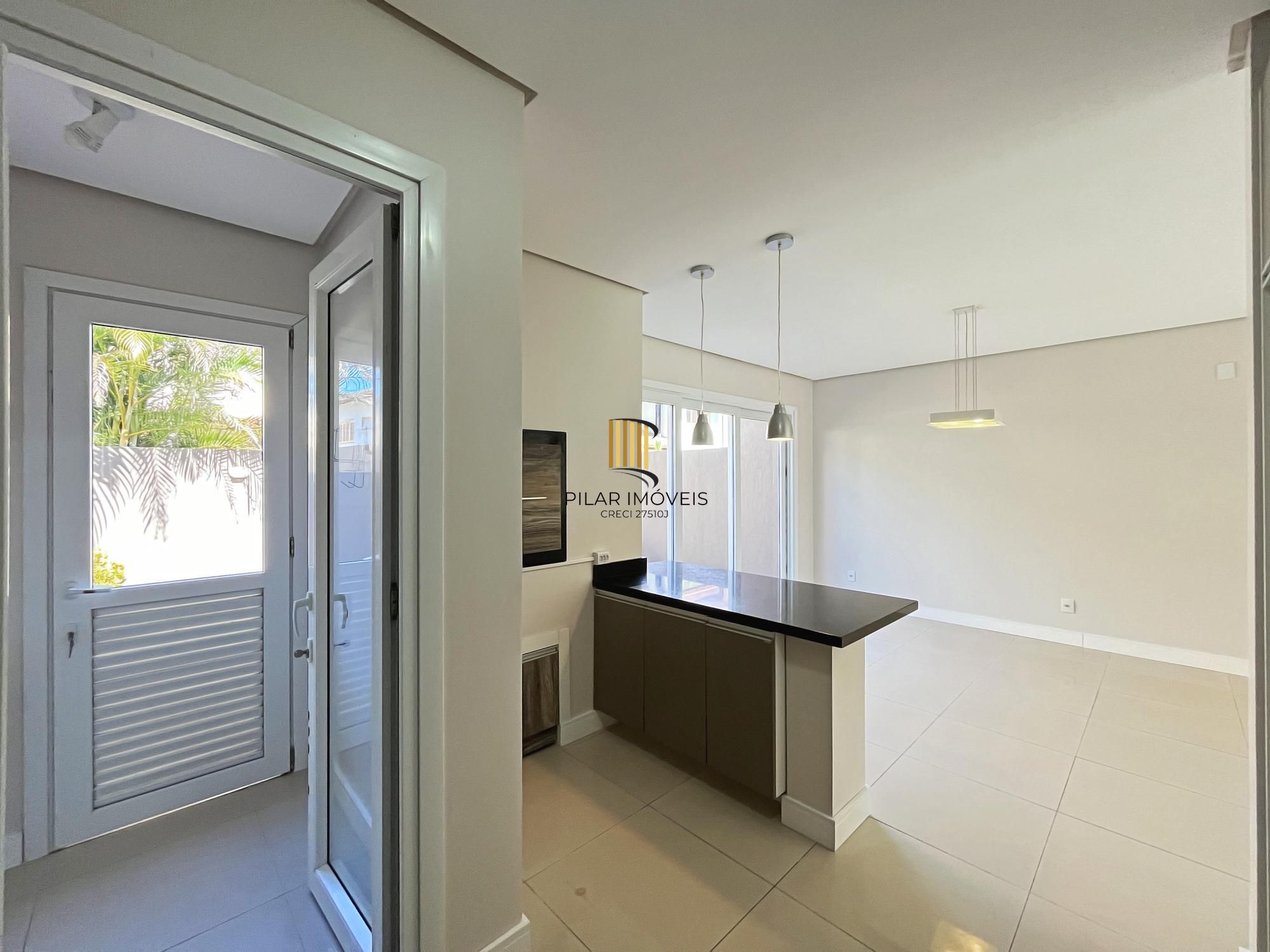 Casa 3 dormitórios no bairro Hípica