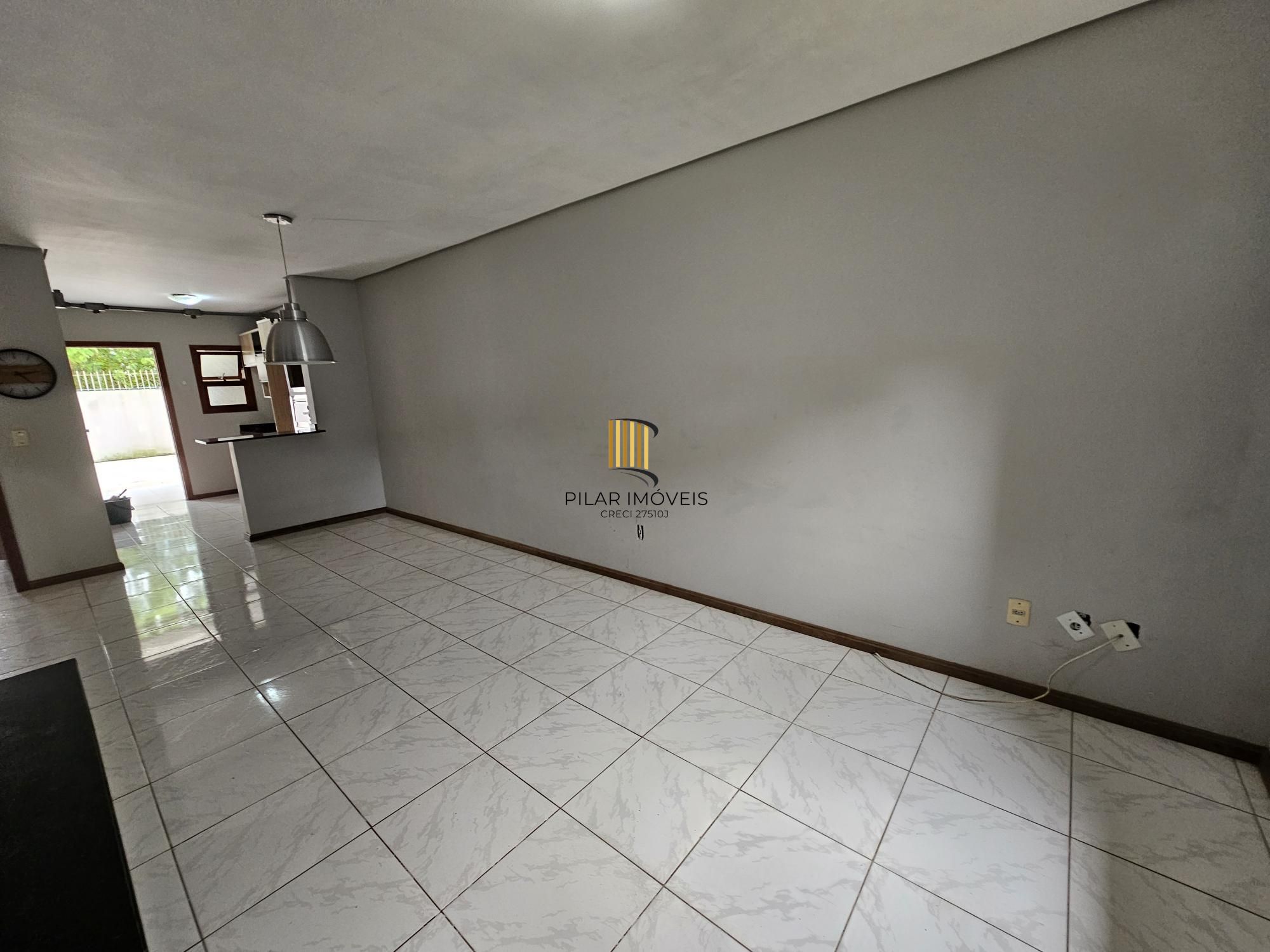 Casa 2 dormitórios no bairro Hípica