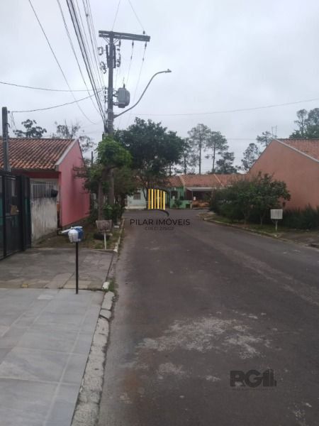 Casa em Porto Alegre, no bairro Hípica, com 2 dormitório(s), e 2 banheiros, à venda.