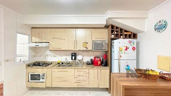 Casa Condominio em Porto Alegre, no bairro Aberta dos Morros, com 2 dormitório(s), e 2 banheiros, à venda.