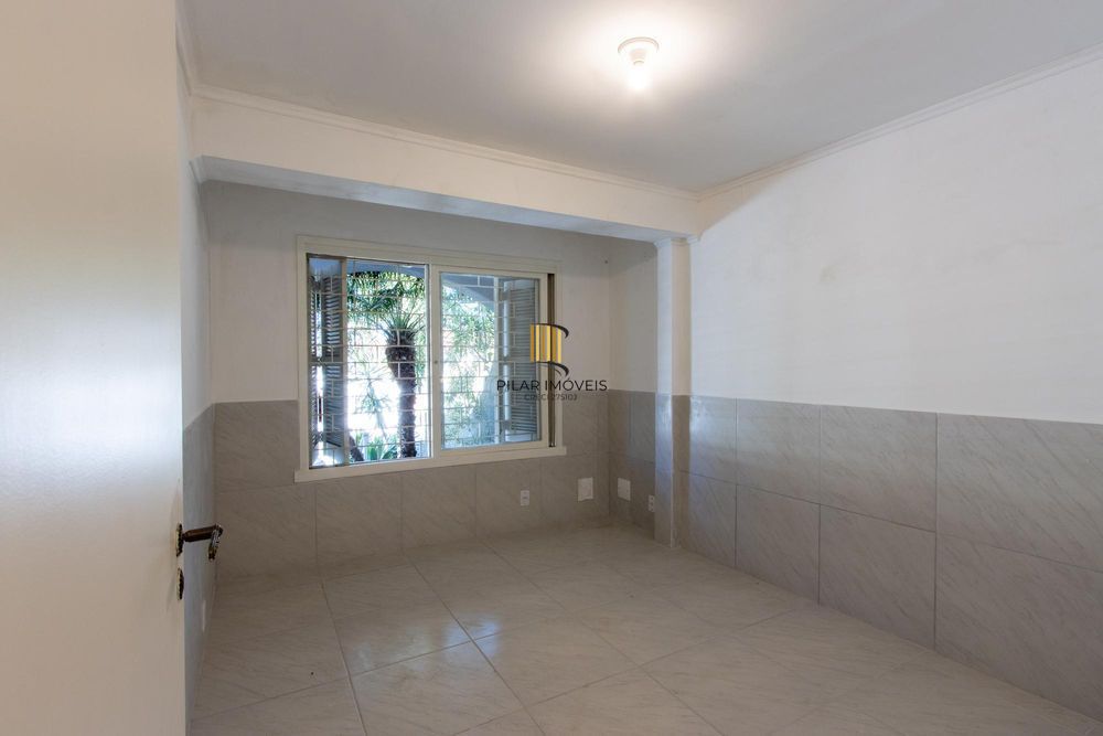 Casa 4 dormitórios no bairro Hípica