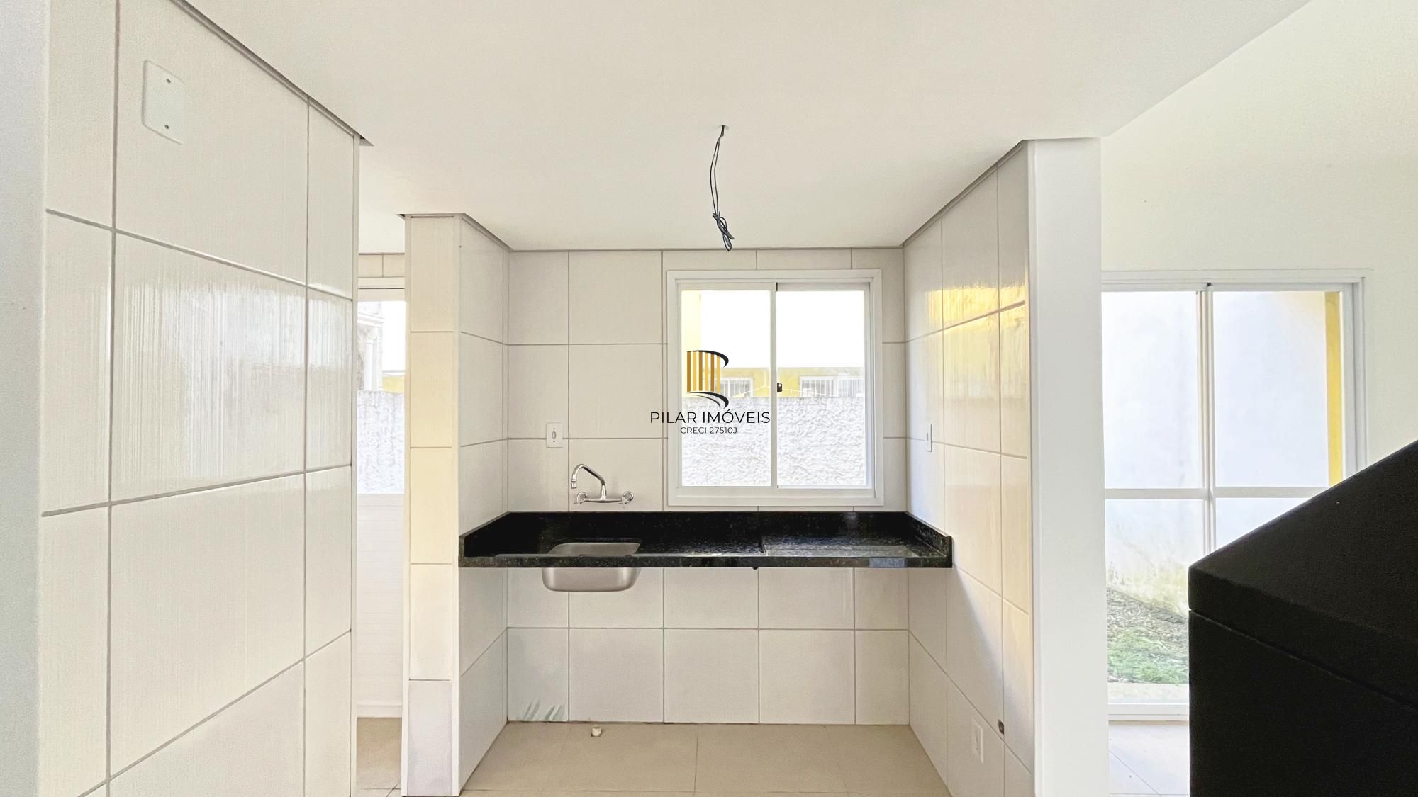 Residência 3 dormitórios sendo 1 suíte em condomínio fechado