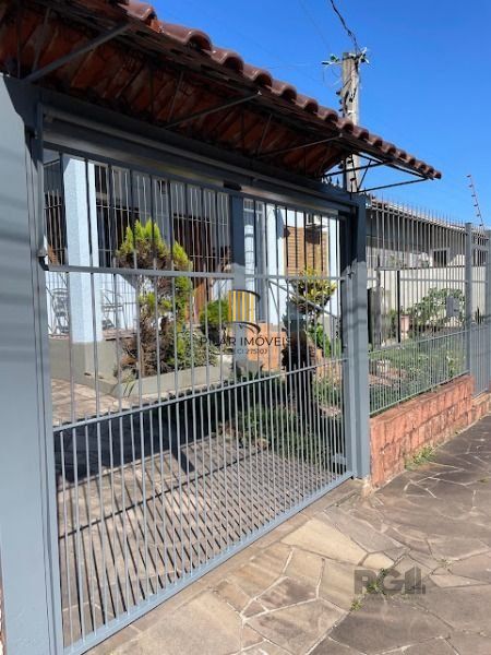 Casa 3 dormitórios no bairro Nonoai