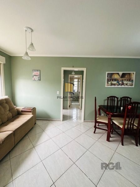 Apartamento em Porto Alegre, no bairro Cristal, com 2 dormitório(s), e 2 banheiros, à venda.