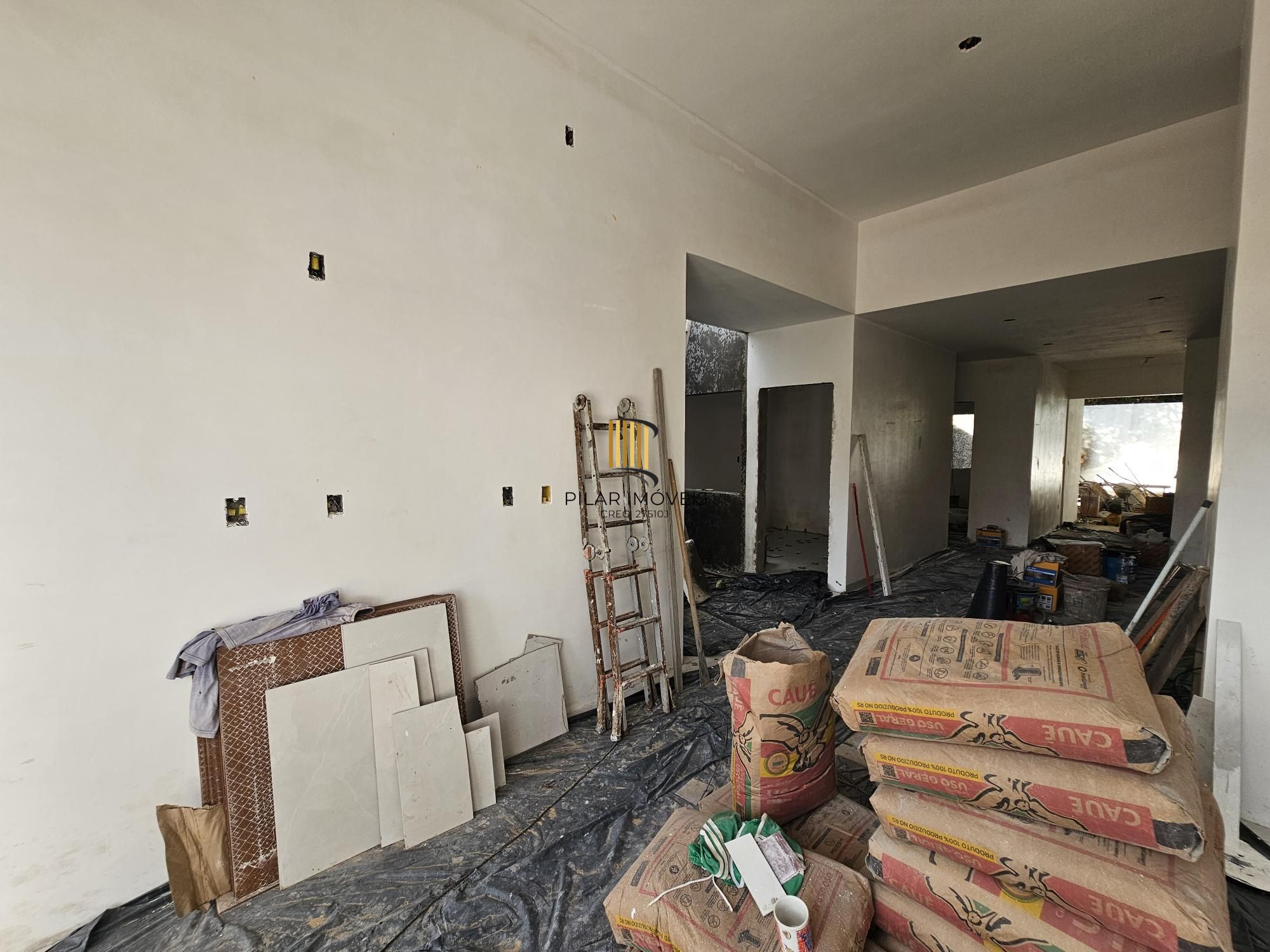 Casa térrea 3 dormitórios bairro Hípica