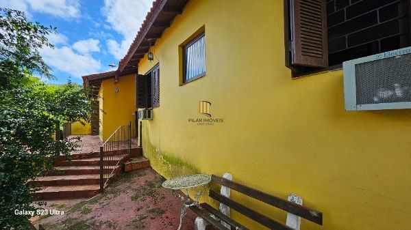 Casa em Porto Alegre, no bairro Belém Novo, com 3 dormitório(s), e 3 banheiros, à venda.