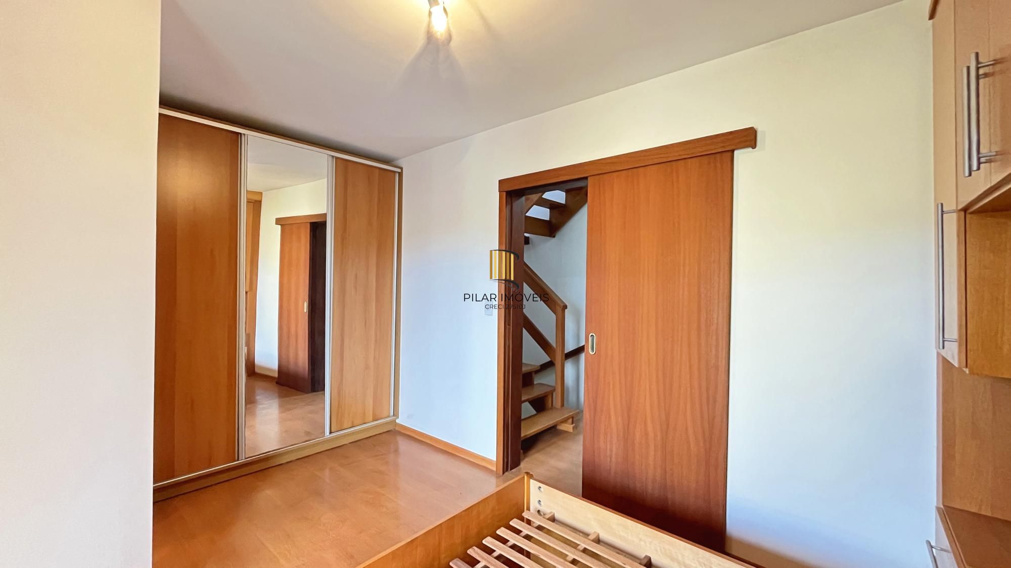 Casa Condominio para Venda - 96m², 3 dormitórios, sendo 1 suites, 2 vagas - Hípica