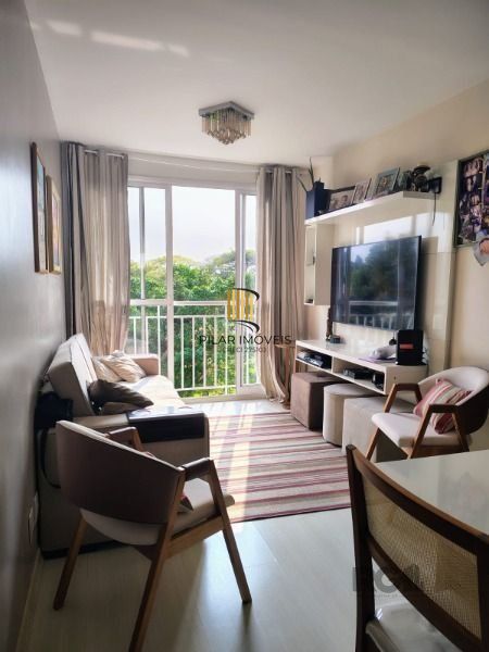 Apartamento em Porto Alegre, no bairro Vila Nova, com 2 dormitório(s), e 2 banheiros, à venda.