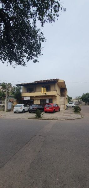 Casa em Porto Alegre, no bairro Cavalhada, com 3 dormitório(s), e 3 banheiros, à venda.