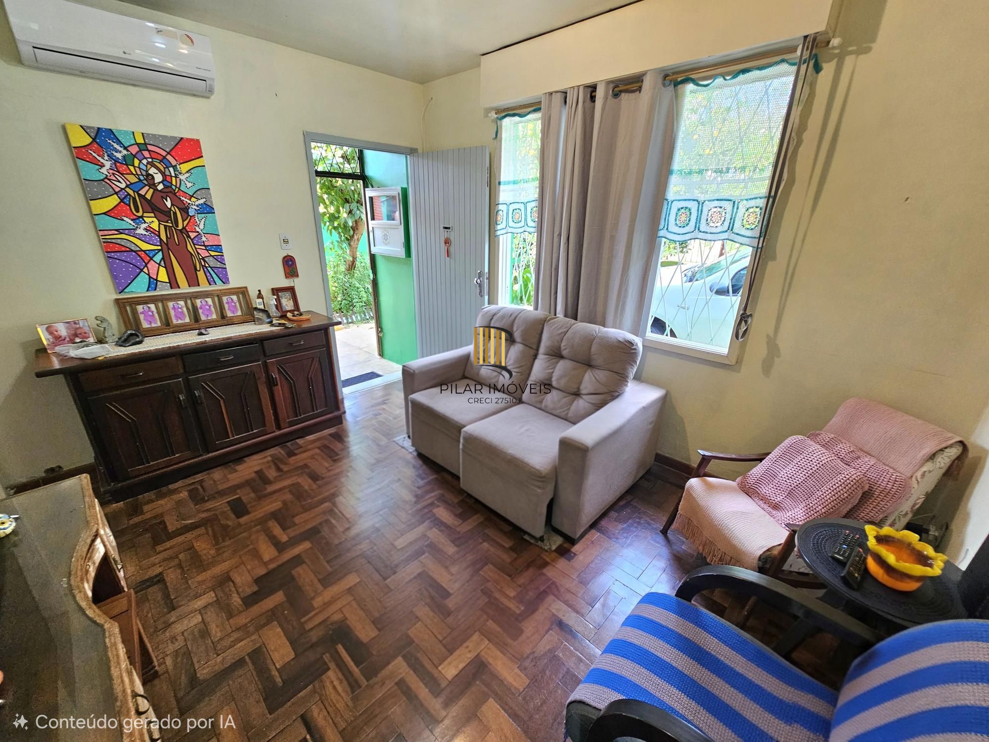 Casa 3 dormitórios e edícula com churrasqueira no bairro Medianeira !