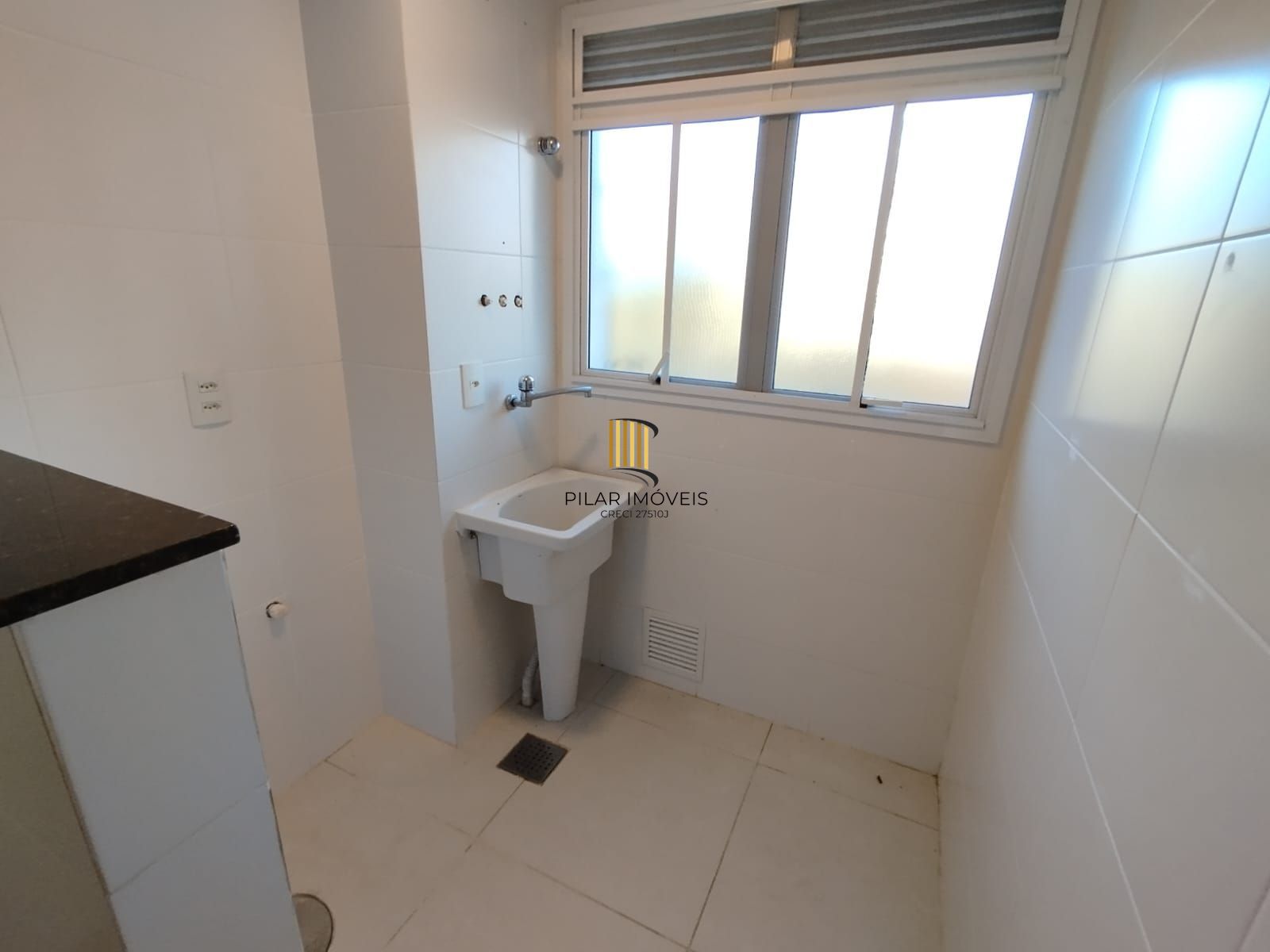 Apartamento, 2 quartos, com 01 suíte, bem localizado, bairro Tristeza.