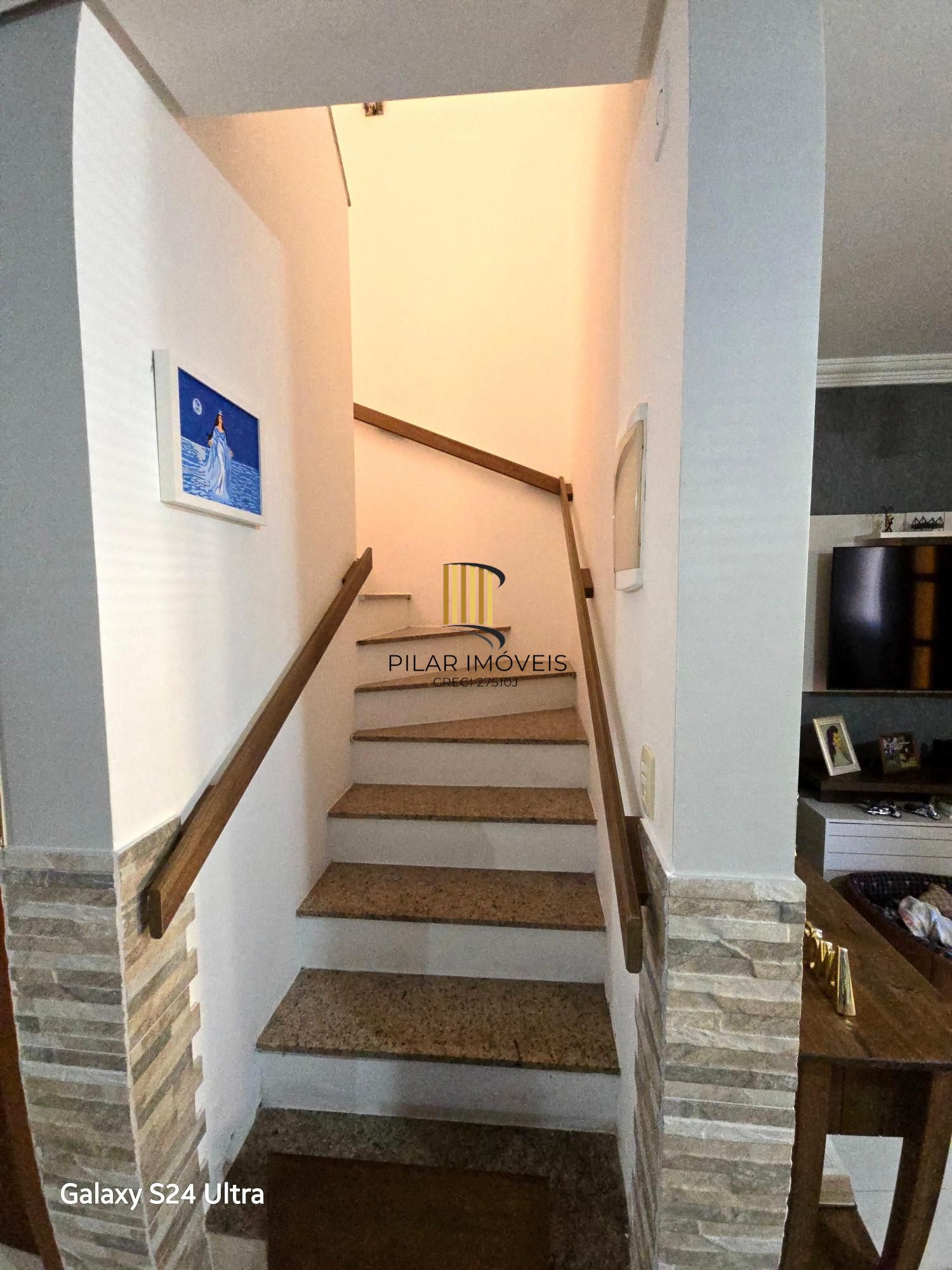 Casa 2 dormitórios no bairro Hípica