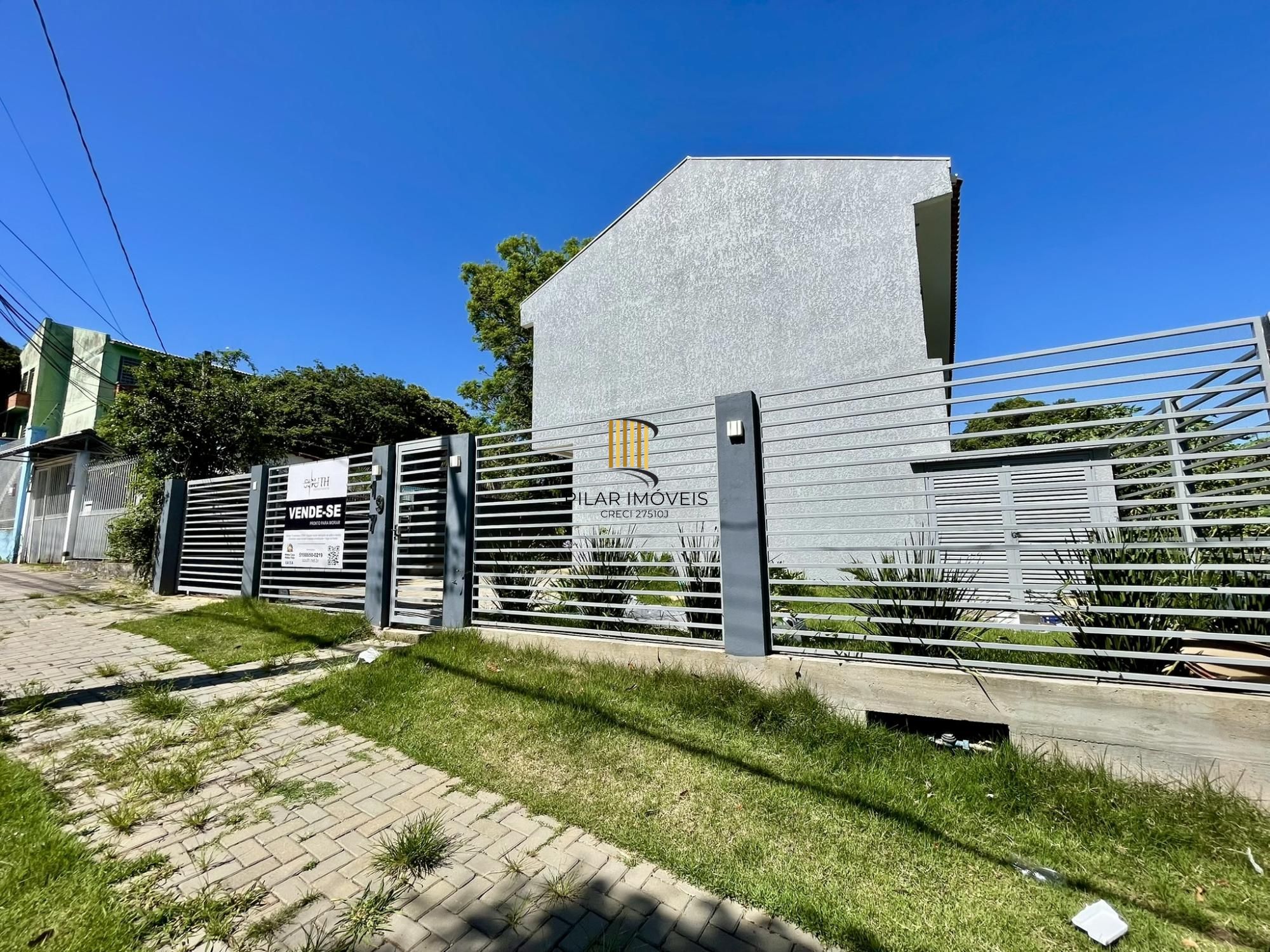 Casa Condominio em Porto Alegre, no bairro Nonoai, com 2 dormitório(s), e 2 banheiros, à venda.