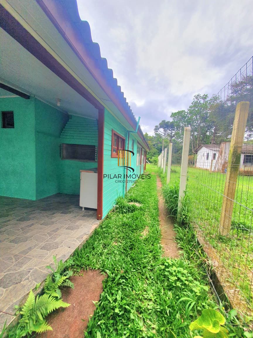 Casa 3 dormitórios no bairro Lami