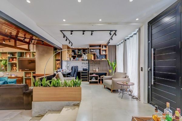 Casa em Porto Alegre, no bairro Tristeza, com 2 dormitório(s), e 2 banheiros, à venda.