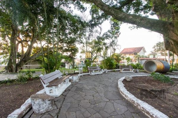 Apartamento em Porto Alegre, no bairro Tristeza, com 2 dormitório(s), e 2 banheiros, à venda.