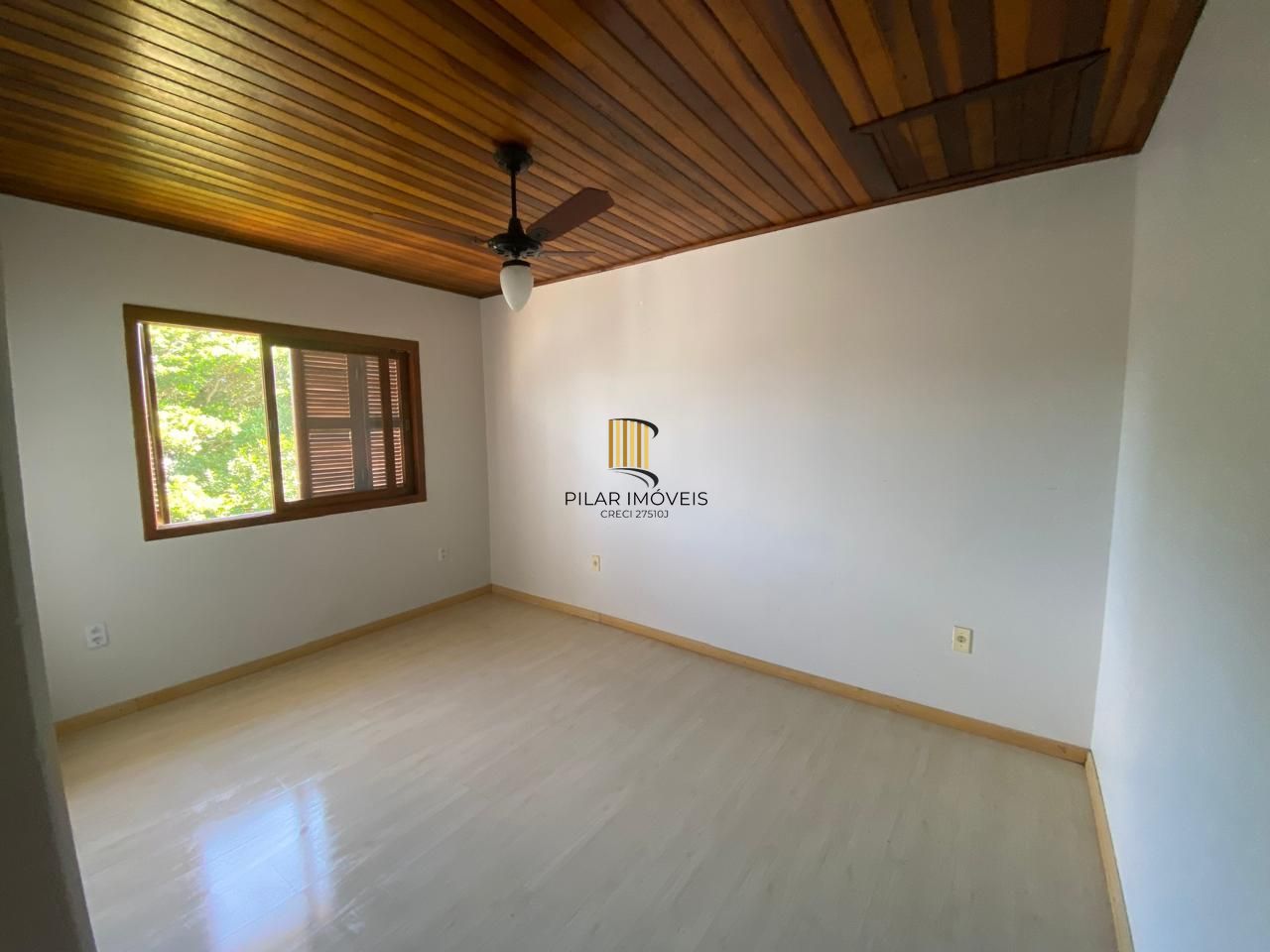 Casa 4 dormitórios no bairro Lami
