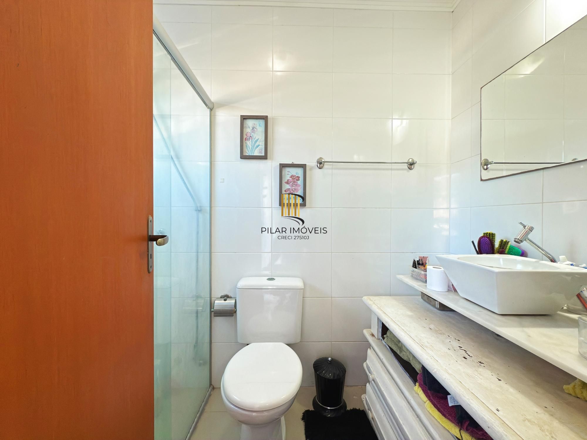 Casa para Venda - 138m², 3 dormitórios, sendo 1 suites, 2 vagas - Hípica