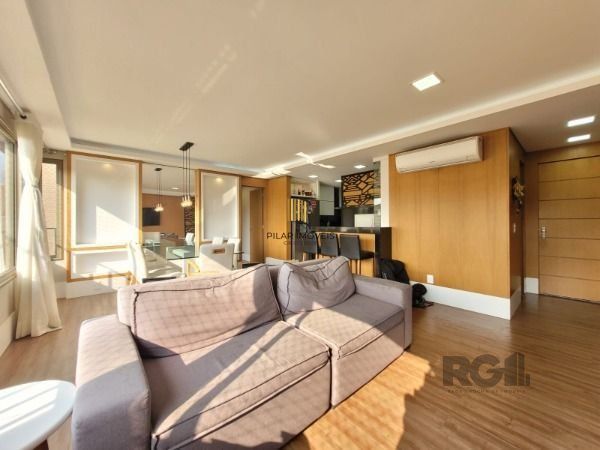 Apartamento em Porto Alegre, no bairro Cavalhada, com 3 dormitório(s), e 3 banheiros, à venda.