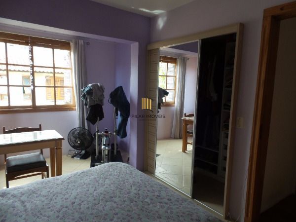 Casa para Venda - 287m², 4 dormitórios, sendo 1 suites, 4 vagas - Tristeza