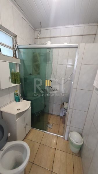Casa para Venda - 220m², 4 dormitórios, 3 vagas - Restinga