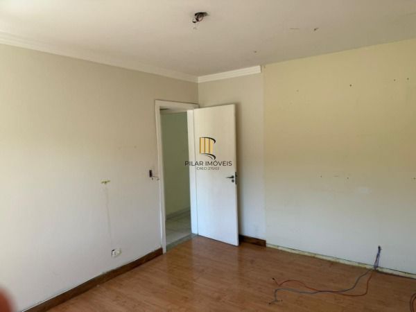 Apartamento em Porto Alegre, no bairro Azenha, com 2 dormitório(s), e 2 banheiros, à venda.