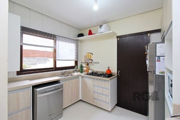 Casa Condominio para Venda - 137m², 3 dormitórios, sendo 1 suites, 3 vagas - Hípica
