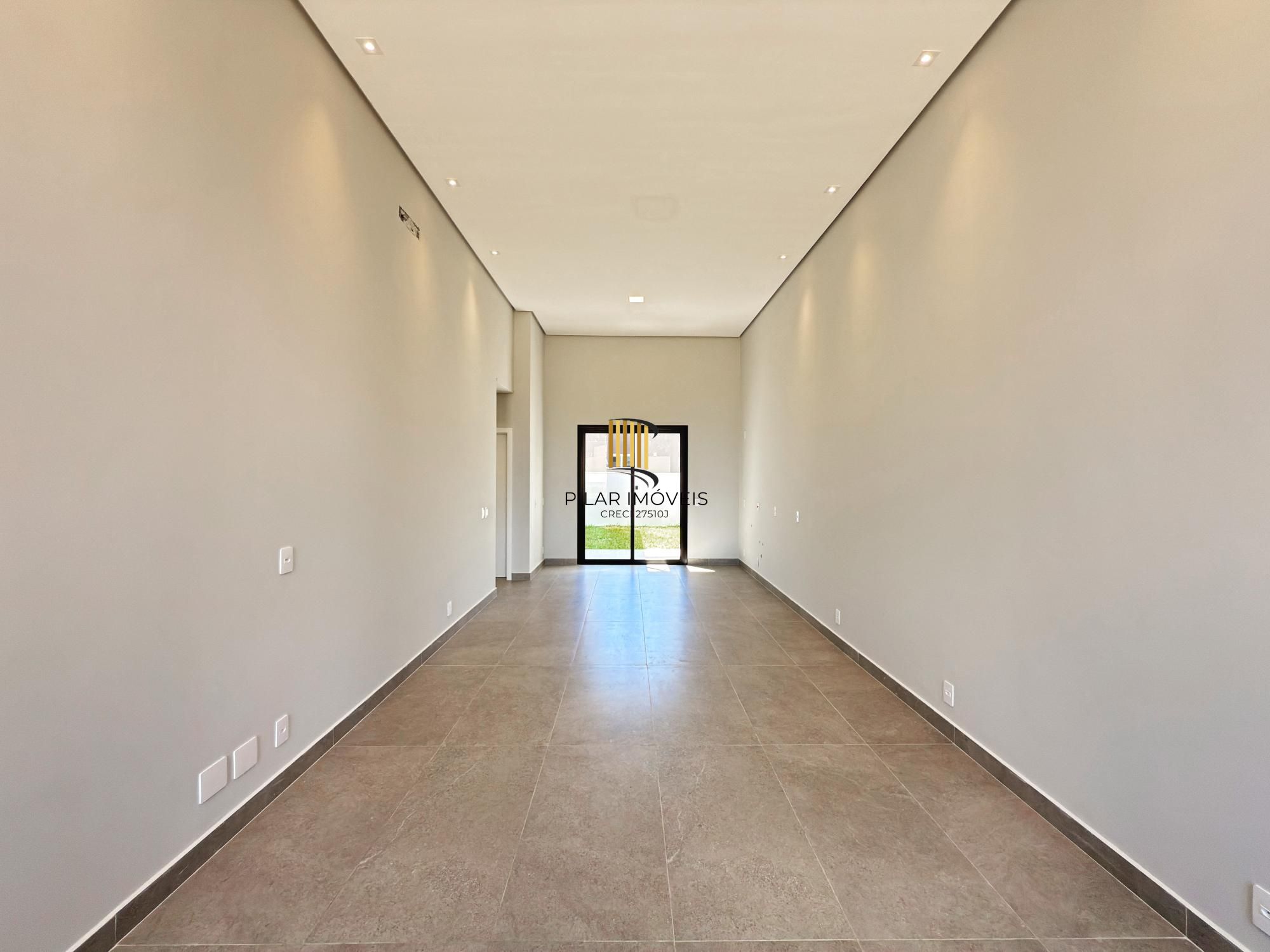 Residência nova em condomínio com 3 dormitórios