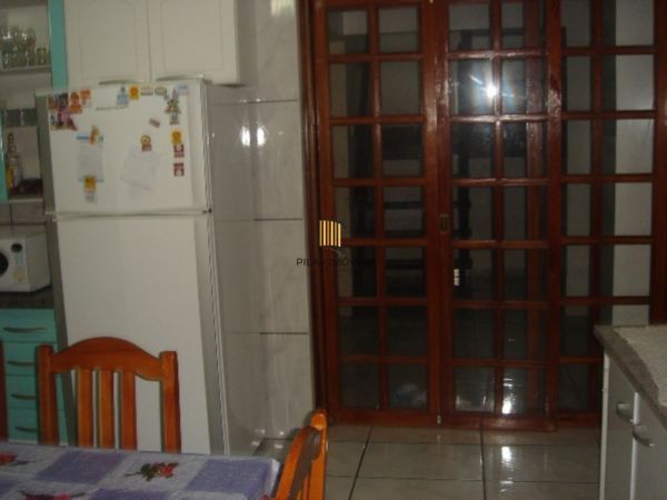 Casa para Venda - 500m², 4 dormitórios, sendo 1 suites, 1 vaga - Imperial Parque