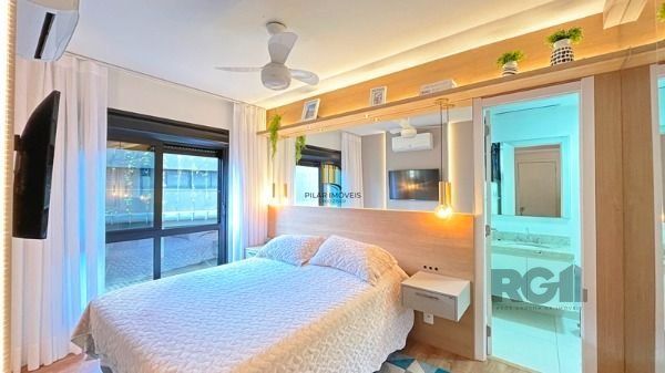 Apartamento em Porto Alegre, no bairro Cristal, com 2 dormitório(s), e 2 banheiros, à venda.
