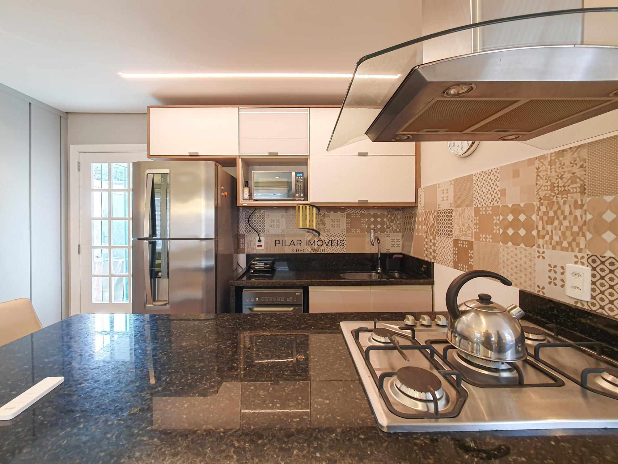 O refúgio perfeito: Casa térrea reformada com piscina e clima de interior!