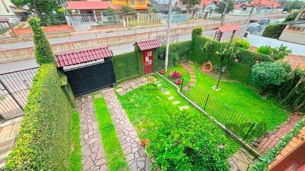Casa para Venda - 235.64m², 3 dormitórios, sendo 1 suites, 3 vagas - Guarujá