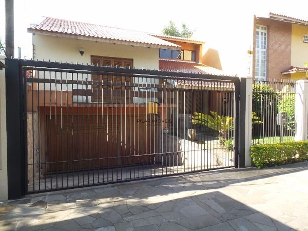 Casa para Venda - 287m², 4 dormitórios, sendo 1 suites, 4 vagas - Tristeza