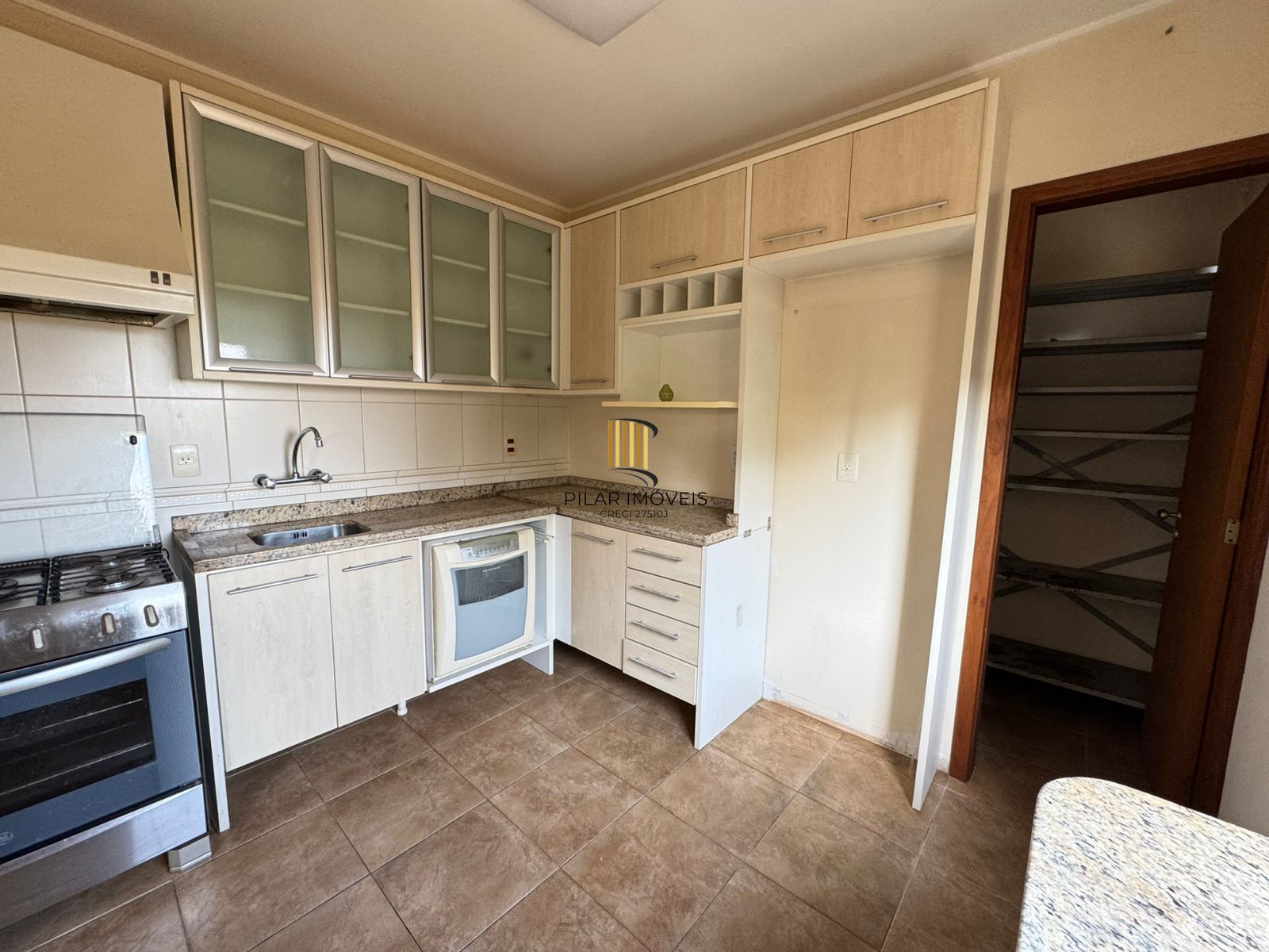 Casa em Condomínio no Jardim Isabel com 270m², 3 dormitórios, 4 vagas
