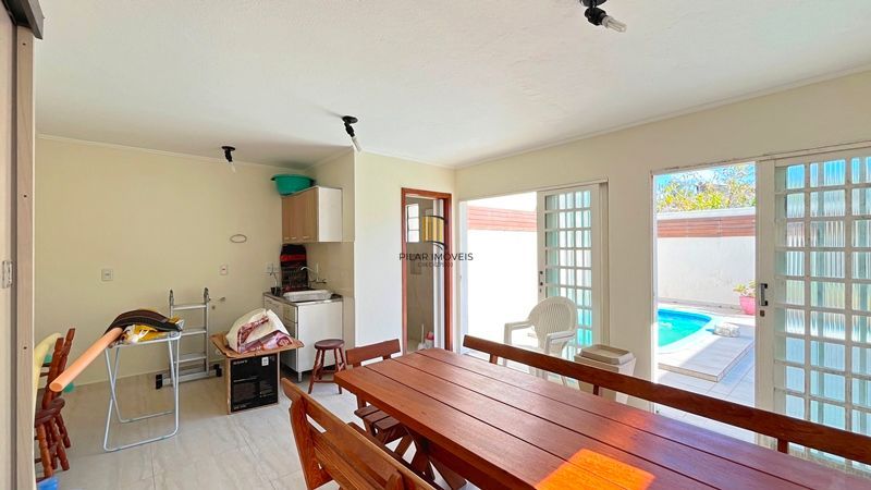 Casa 3 dormitórios no bairro Ipanema