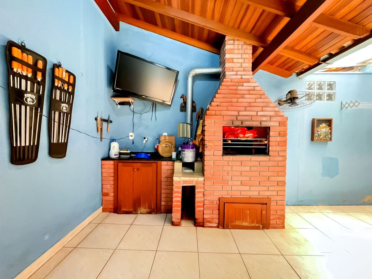 Casa 3 dormitórios no bairro Hípica