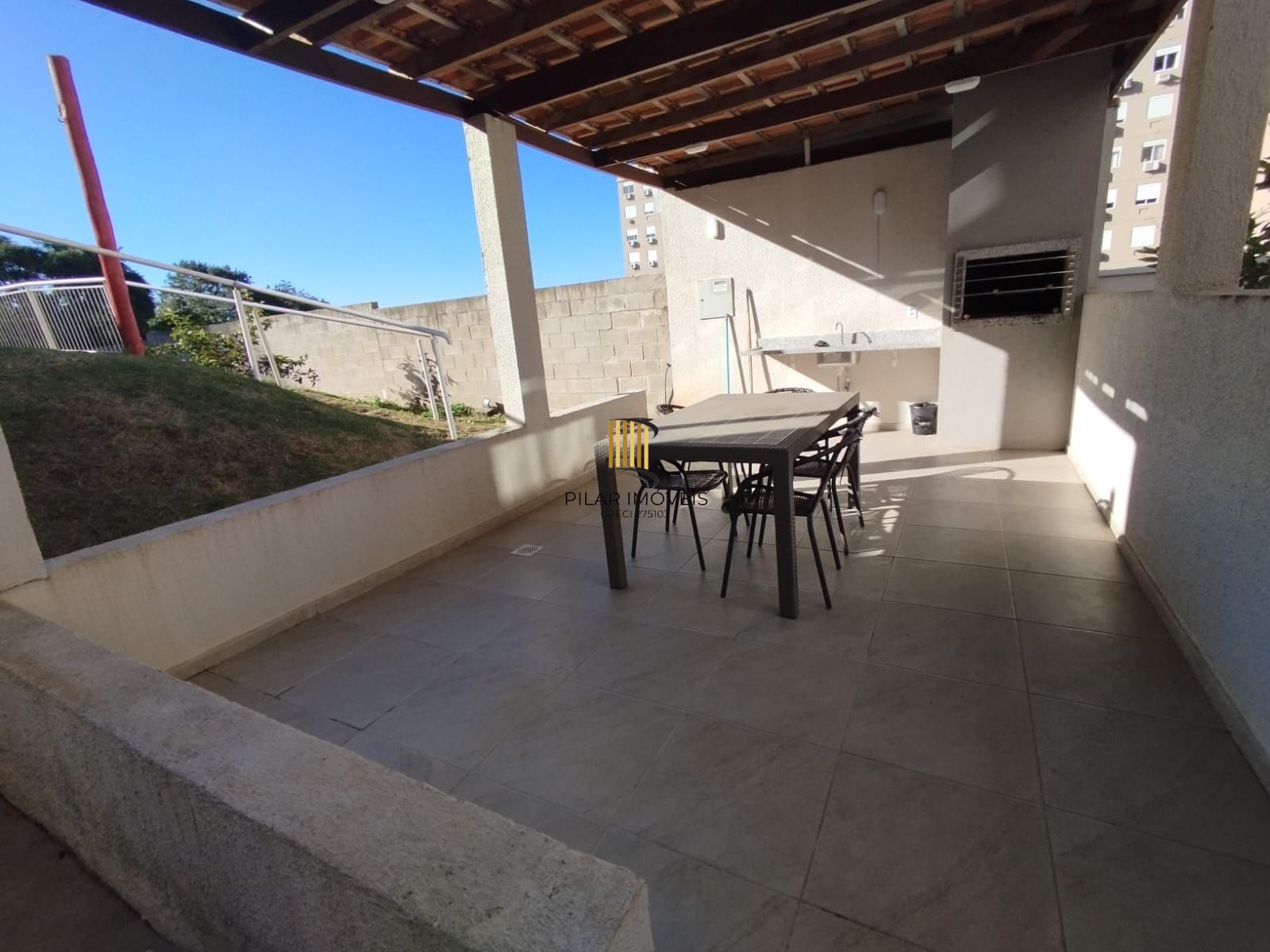 Apartamento 2 dormitórios, com garagem, bairro Tristeza.