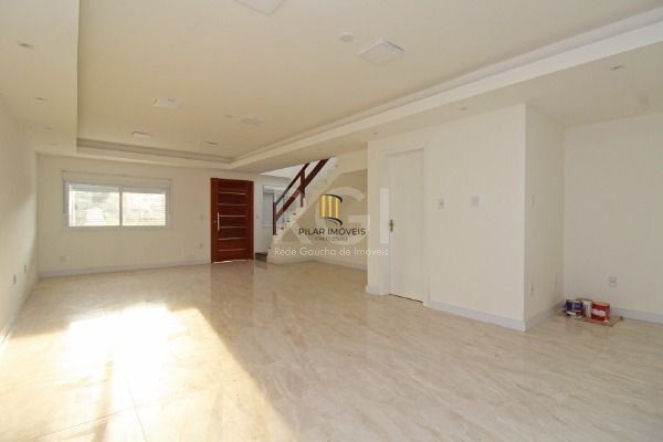 Casa para Venda - 217m², 3 dormitórios, sendo 1 suites, 2 vagas - Hípica