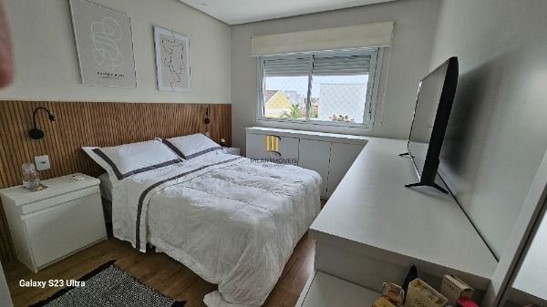 Apartamento em Porto Alegre, no bairro Chácara das Pedras, com 2 dormitório(s), e 2 banheiros, à venda.