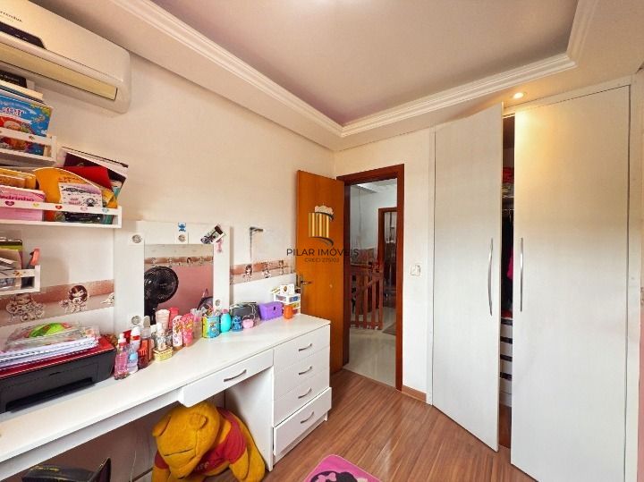 Casa de Condomínio 3 dormitórios no bairro Hípica