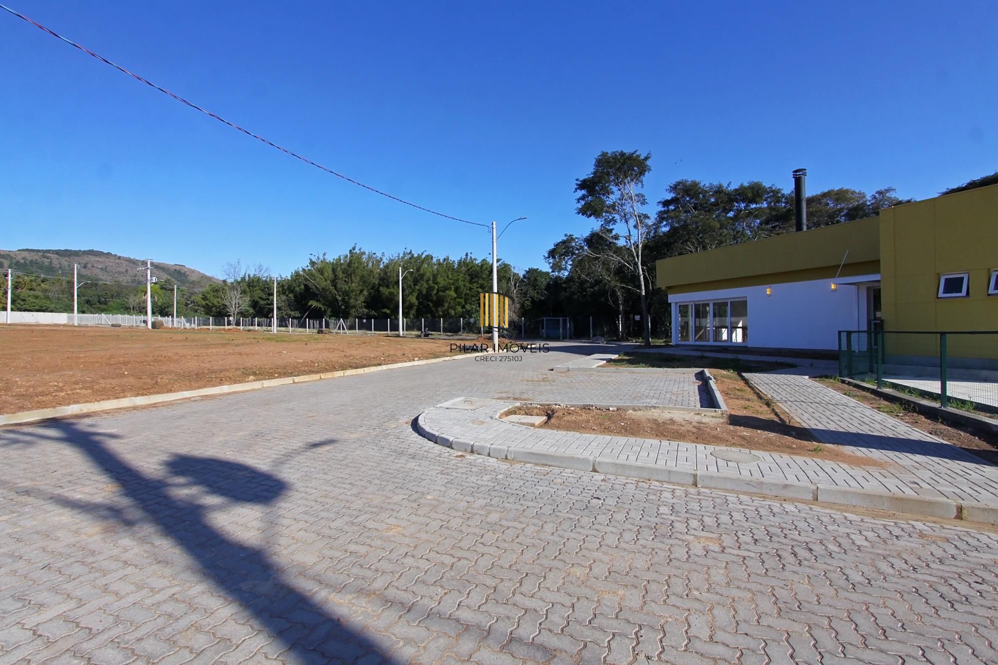 Casa Condominio em Porto Alegre, no bairro Campo Novo, com 3 dormitório(s), e 3 banheiros, à venda.
