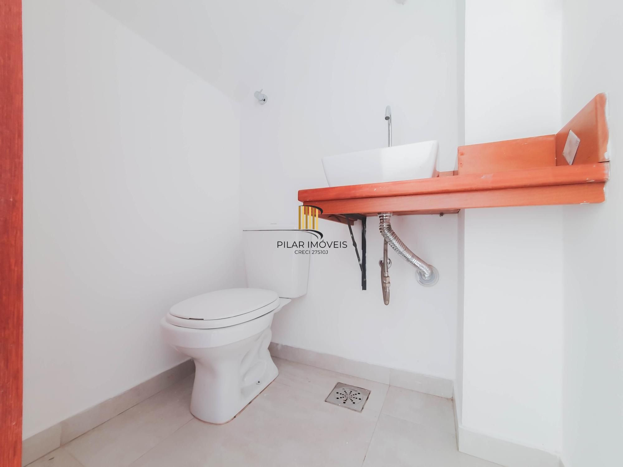 Casa 3 dormitórios no bairro Guarujá