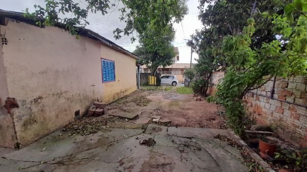 Terreno em Porto Alegre, no bairro Restinga, à venda.
