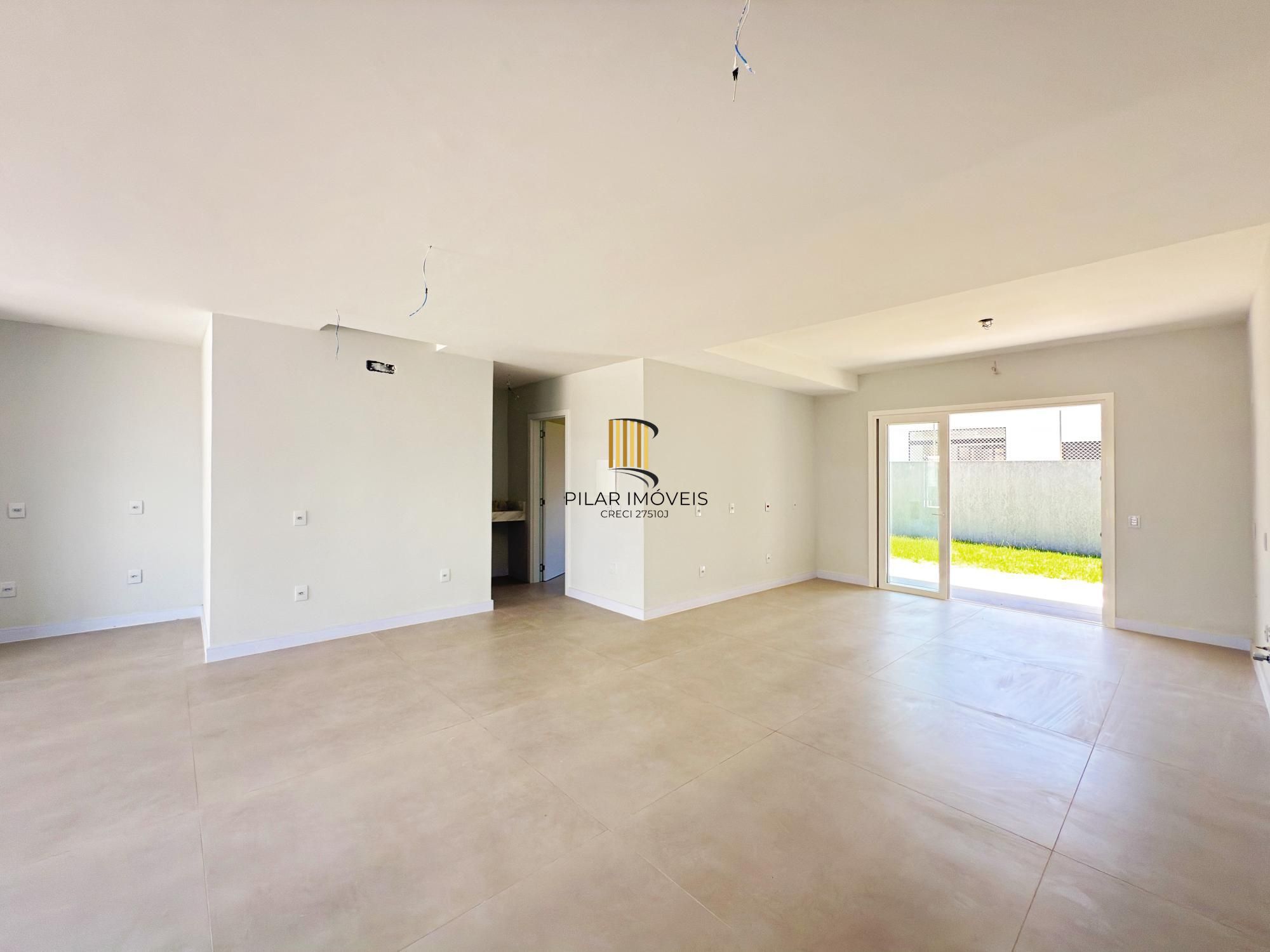 Casa 4 dormitórios( 1 dorm térreo) no Condomínio Villa Amalfi, na zona sul de Porto Alegre.